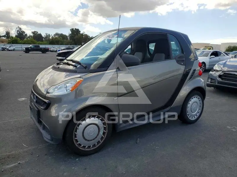 2013 Smart FORTWO фото