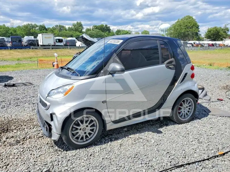 2013 Smart FORTWO фото