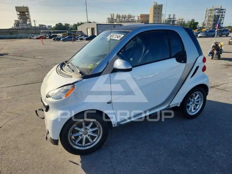 2013 Smart FORTWO фото