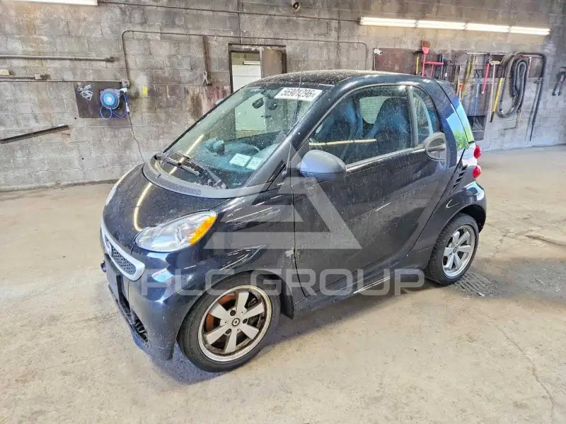 2013 Smart FORTWO фото
