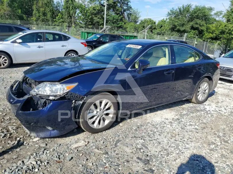 2013 Lexus ES300 photo