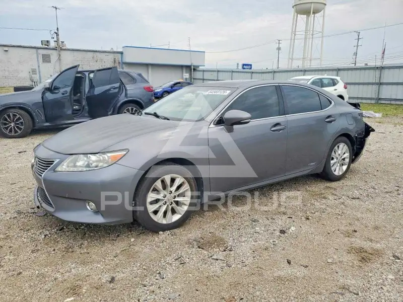 2013 Lexus ES300 photo