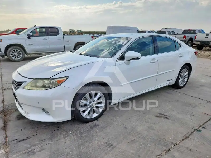2013 Lexus ES300 photo