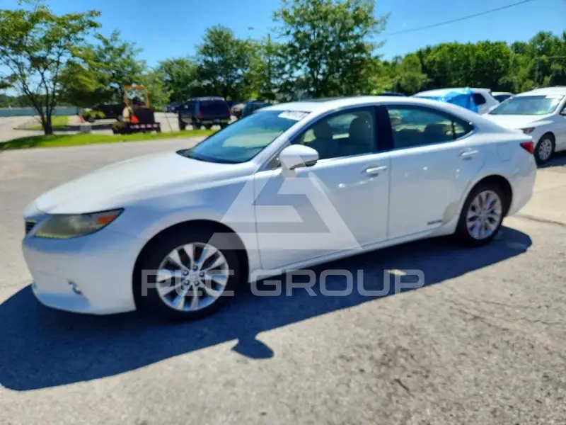 2013 Lexus ES300 photo