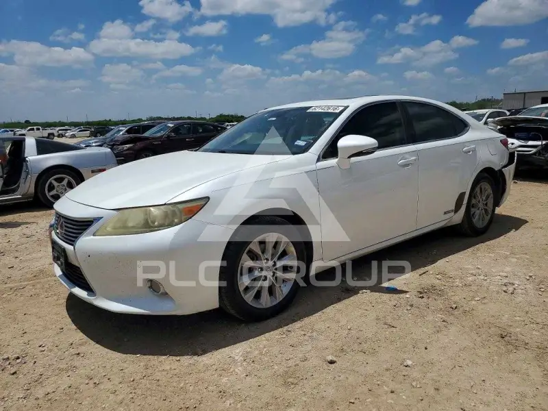 2013 Lexus ES300 photo