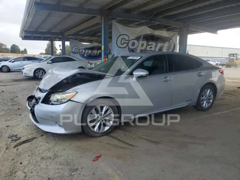 2013 Lexus ES300 photo