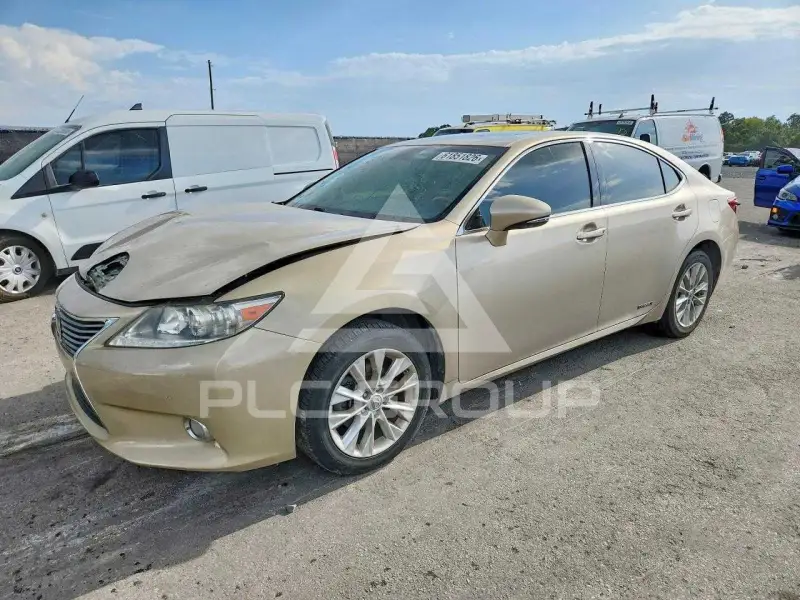 2013 Lexus ES300 photo