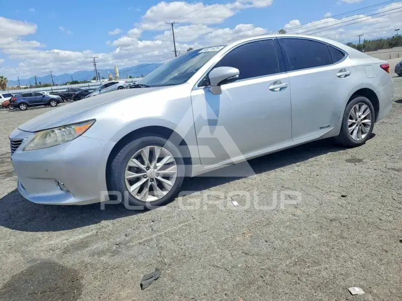 2013 Lexus ES300 фото