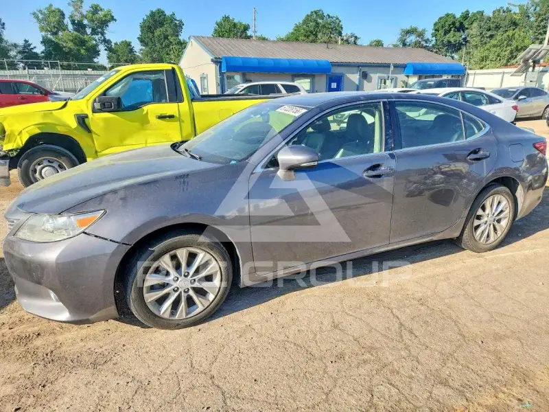 2013 Lexus ES300 photo