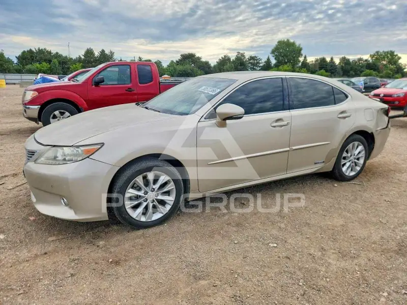 2013 Lexus ES photo