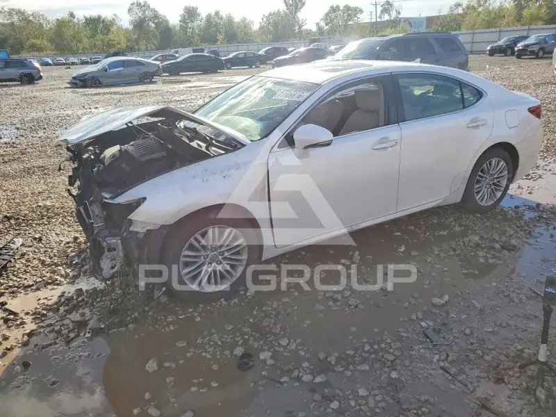 2013 Lexus ES350 photo