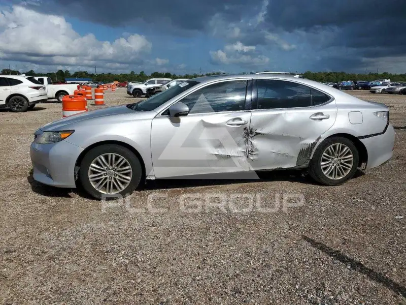2013 Lexus ES350 photo