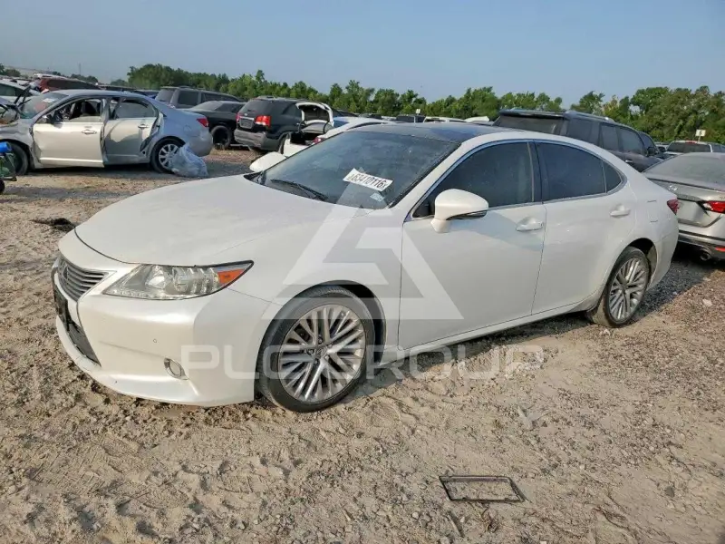 2013 Lexus ES350 photo