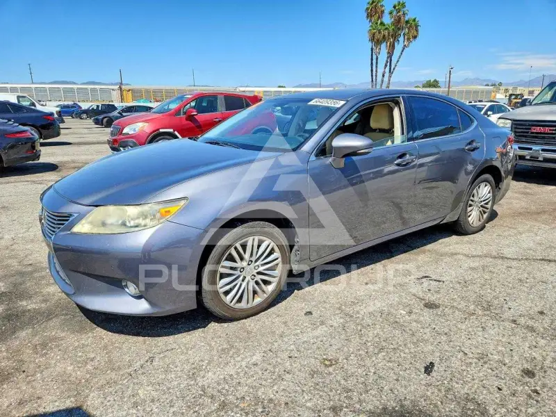 2013 Lexus ES350 photo