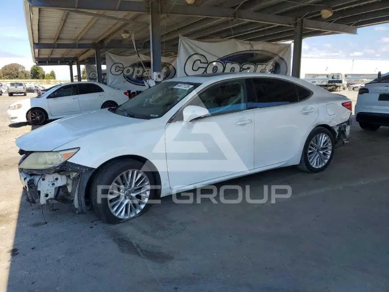 2013 Lexus ES350 photo
