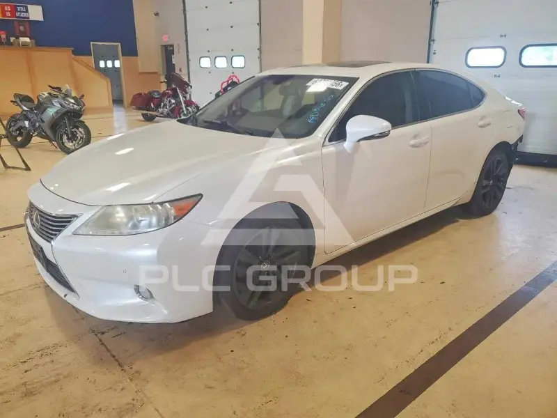 2013 Lexus ES350 photo