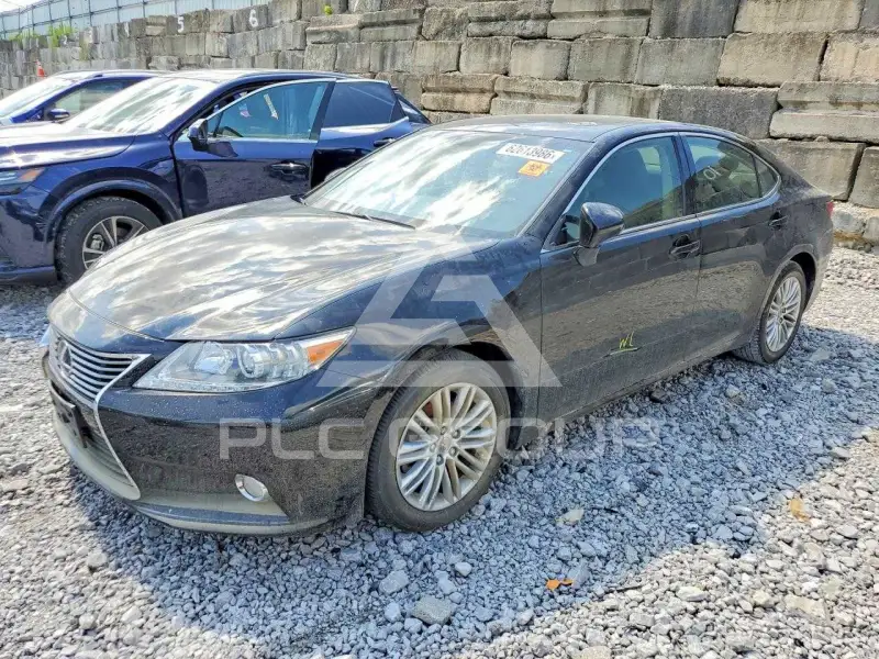 2013 Lexus ES350 photo