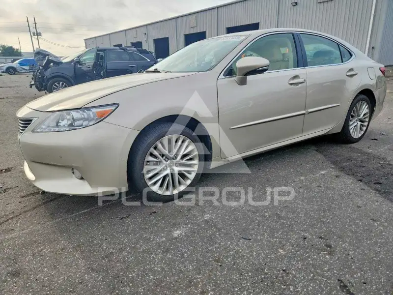 2013 Lexus ES350 photo