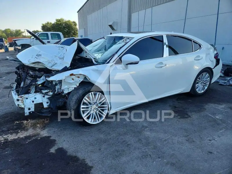 2013 Lexus ES350 photo