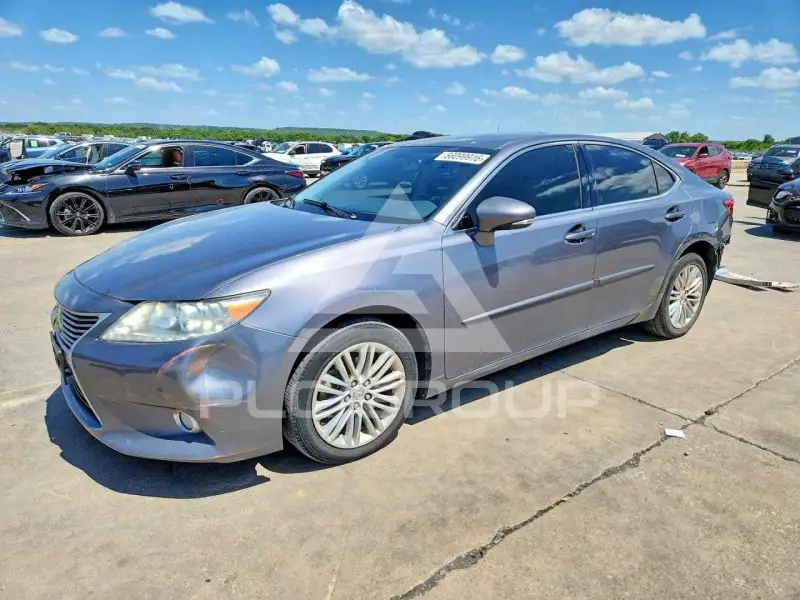 2013 Lexus ES350 photo