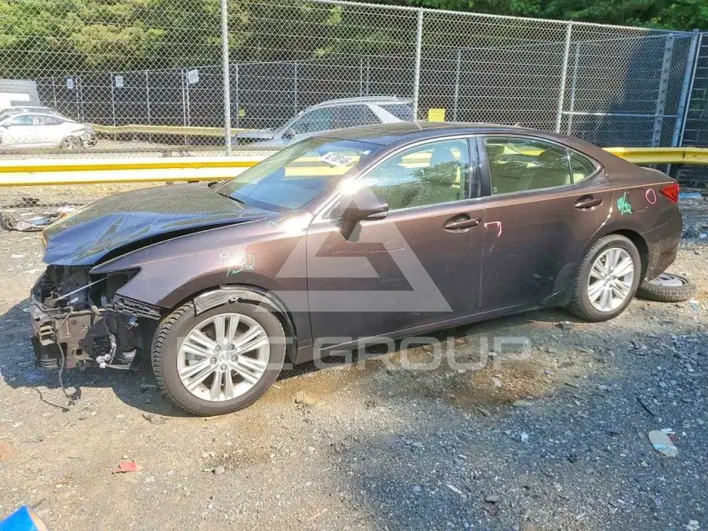 2013 Lexus ES350 photo
