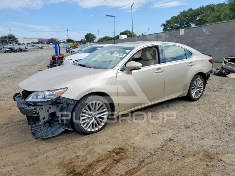 2013 Lexus ES350 photo