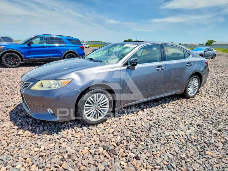 2013 Lexus ES350 photo