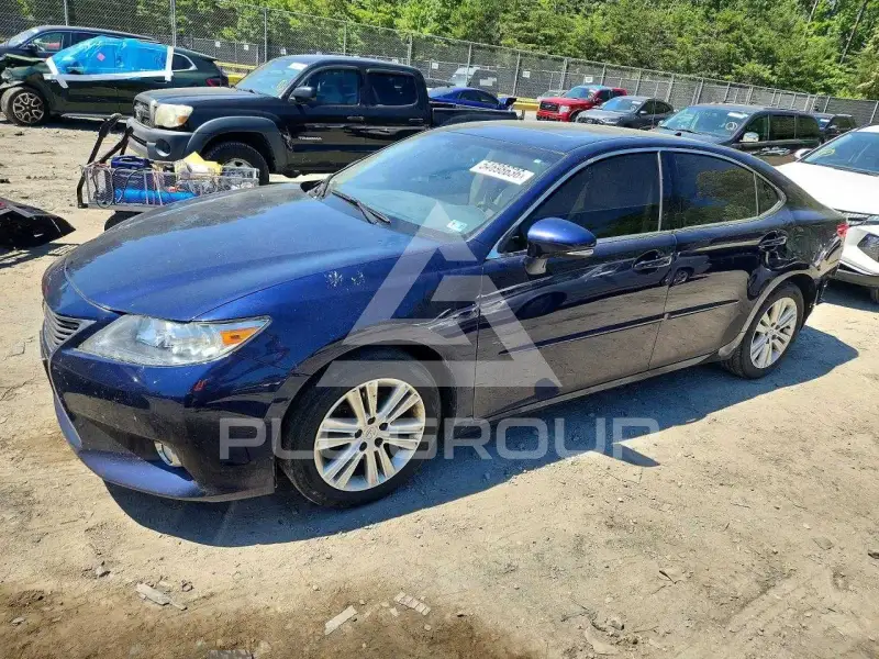 2013 Lexus ES350 photo