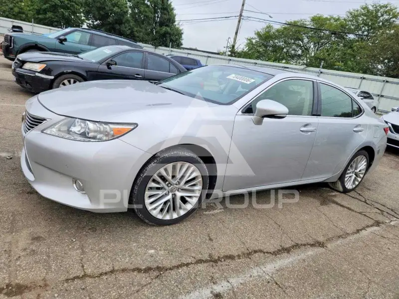 2013 Lexus ES350 photo