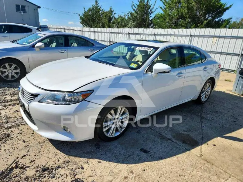 2013 Lexus ES350 photo
