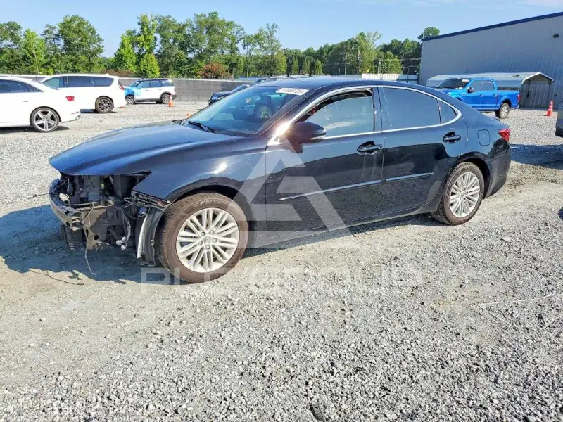 2013 Lexus ES350 photo