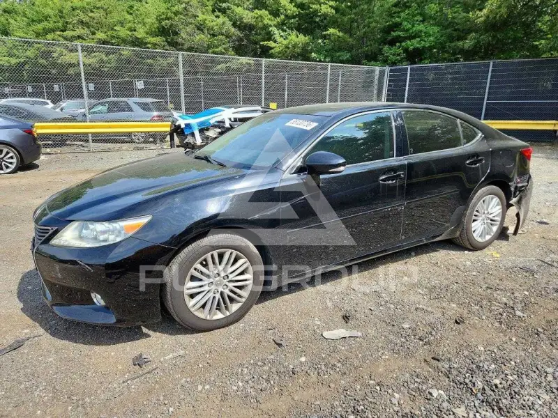 2013 Lexus ES350 photo
