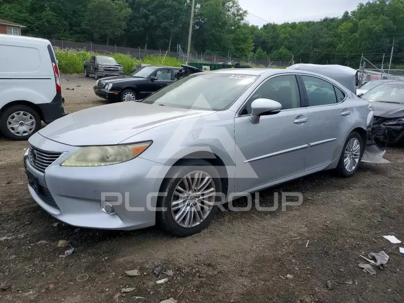2013 Lexus ES350 photo
