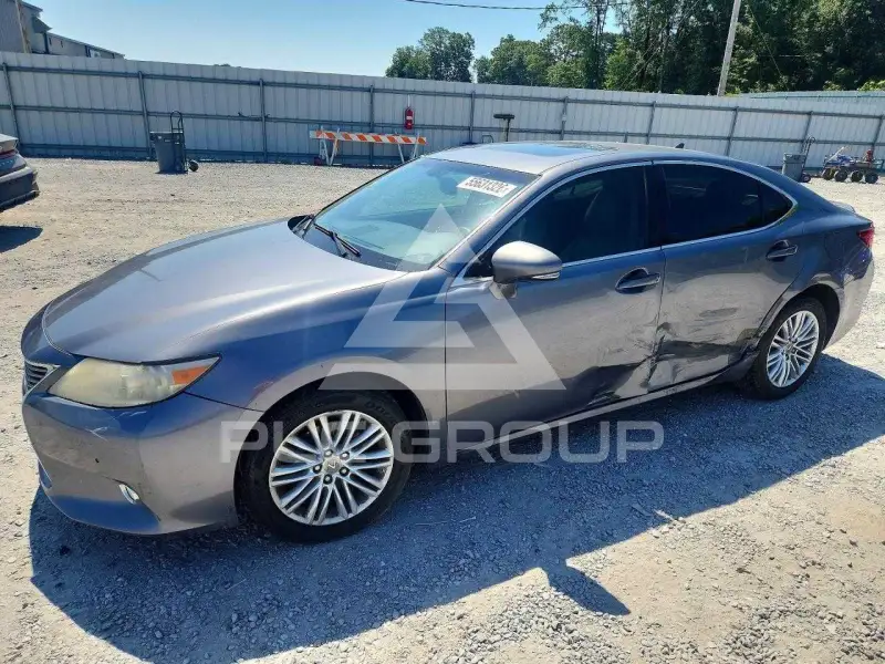 2013 Lexus ES350 photo