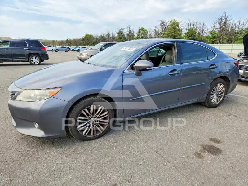 2013 Lexus ES350 photo