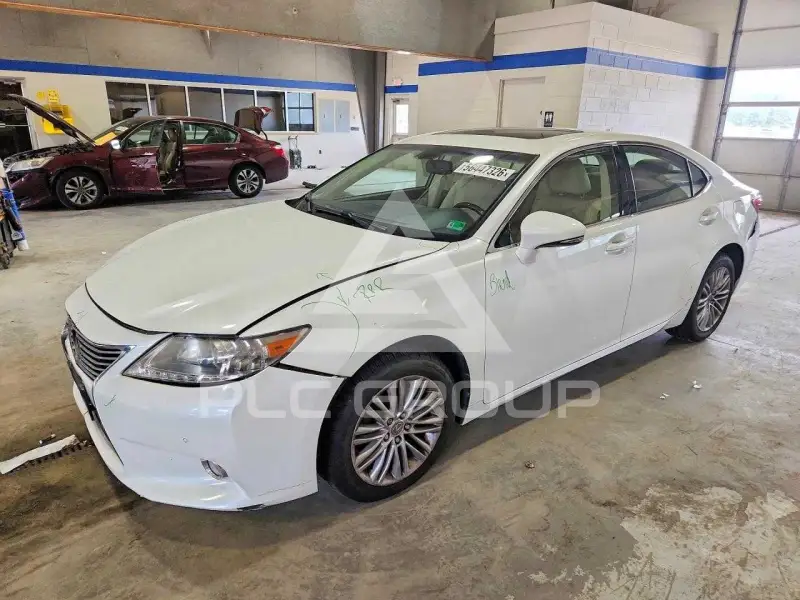 2013 Lexus ES350 photo