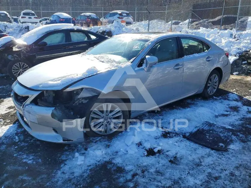 2013 Lexus ES350 photo