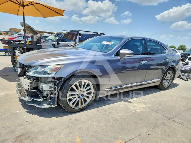2013 Lexus LS460 photo