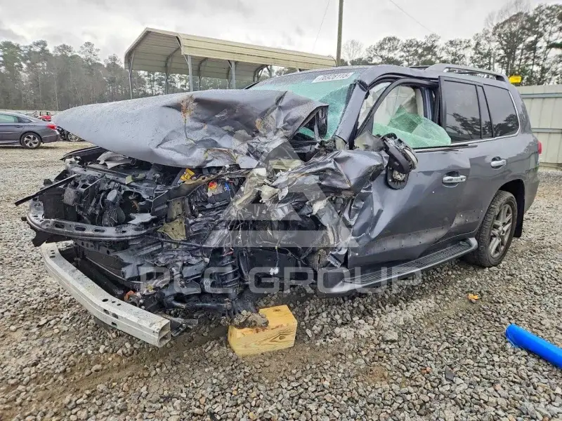 2013 Lexus LX570 photo