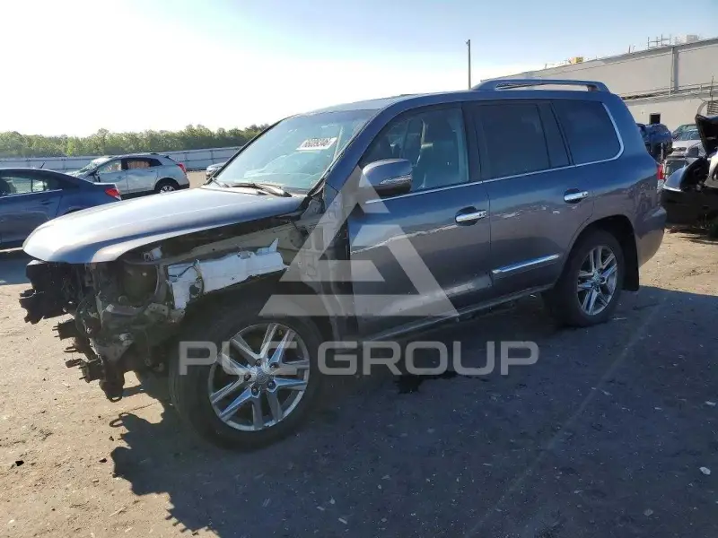 2013 Lexus LX570 photo