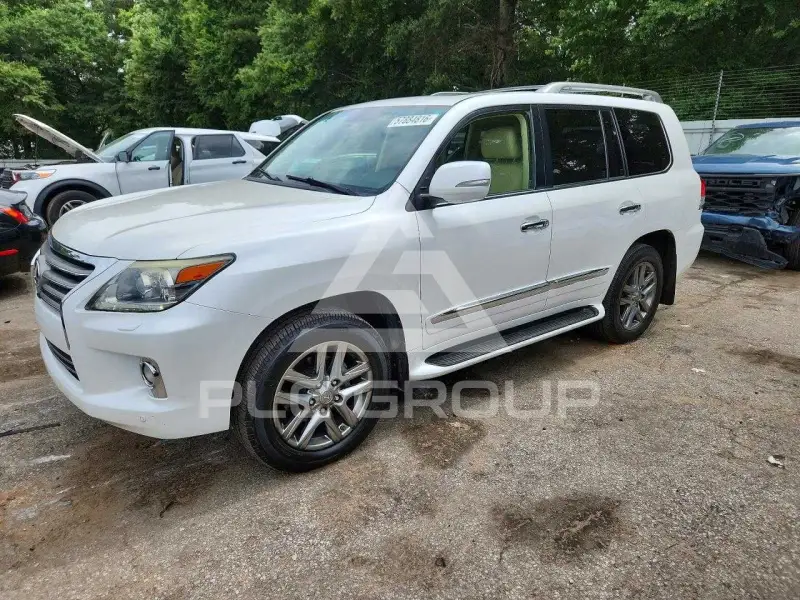 2013 Lexus LX570 photo