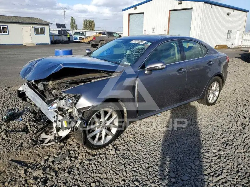 2013 Lexus IS фото