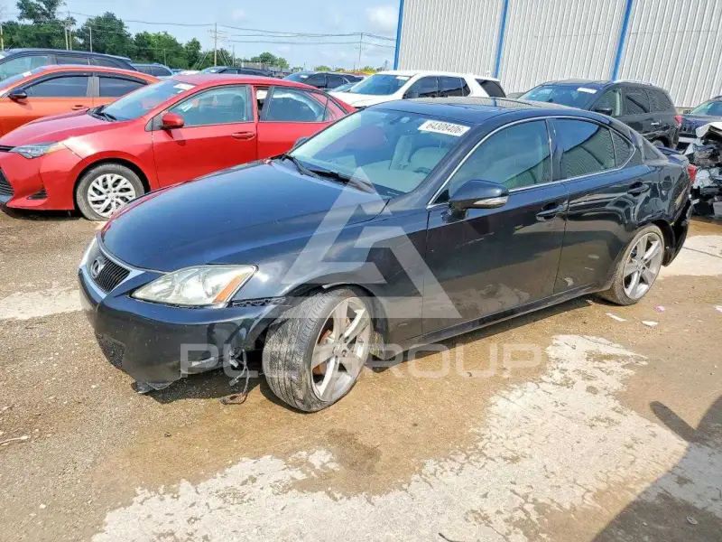 2013 Lexus IS photo