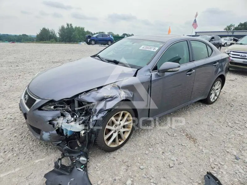 2013 Lexus IS photo