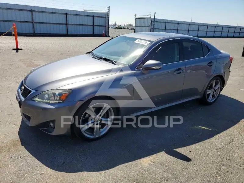 2013 Lexus IS photo