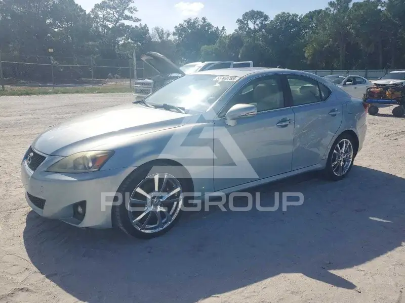 2013 Lexus IS фото