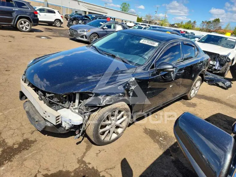 2013 Lexus IS фото