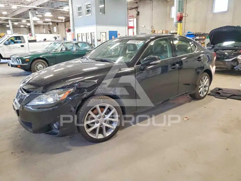 2013 Lexus IS фото
