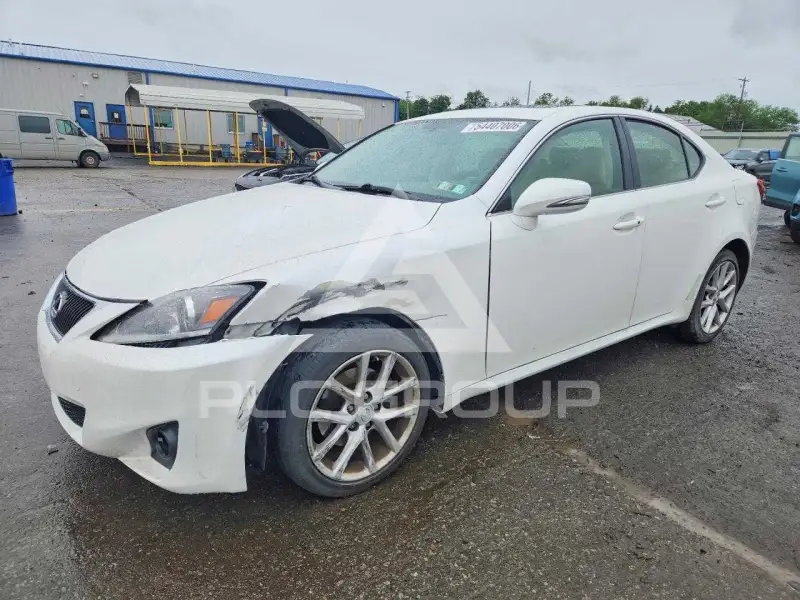 2013 Lexus IS фото
