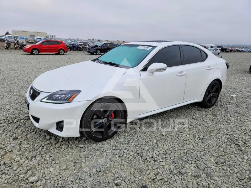 2013 Lexus IS photo
